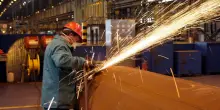 Ilva, dopo gli scioperi arriva il &lsquo;tampone&rsquo; alla crisi: &ldquo;Taranto e Genova lavoreranno a intermittenza, ecco come e quando&rdquo;