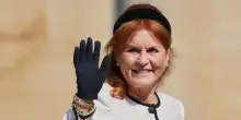 &ldquo;Sarah Ferguson &egrave; scappata in una clinica svizzera da 15mila euro al giorno, ma ha paura di essere trovata e si sposta di continuo&rdquo;: la fuga dopo lo scandalo Epstein