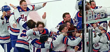 Gli Usa vincono la battaglia sul ghiaccio: il Canada spreca e crolla all&rsquo;overtime. L&rsquo;oro dell&rsquo;hockey atteso da 46 anni