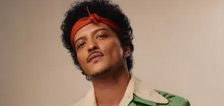 Sanremo 2026, Bruno Mars &egrave; l&rsquo;ospite internazionale che il Festival meritava: l&rsquo;artista torna dopo dieci anni con &ldquo;The Romantic&rdquo; e d&agrave; lezioni di musica e d&rsquo;amore