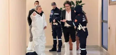 Agente di commercio ucciso a coltellate a Livorno, fermato un uomo. Ignoto il movente