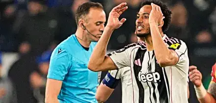 La Uefa sull&rsquo;espulsione di Kelly: &ldquo;Forte contatto scorretto con la caviglia sinistra&rdquo;. La spiegazione ufficiale