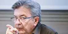 M&eacute;lenchon sa di non avere chance per l&rsquo;Eliseo ma fa opposizione: qui la scena a sinistra &egrave; grottesca