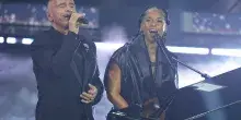 Sanremo 2026, ci sono problemi tecnici e Alicia Keys interrompe l&rsquo;esibizione. Eros Ramazzotti sbotta: &ldquo;Non &egrave; colpa mia&rdquo;