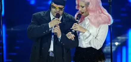 Dietro le quinte dell&rsquo;Ariston: Tony Pitony si commuove per il primo posto con Ditonellapiaga &ndash; Video