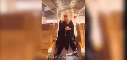 Mara Venier in viaggio verso Sanremo si scatena sulle note di Sal Da Vinci. E il cantante condivide il balletto &ndash; Video