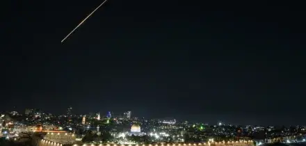 Iran, libanesi in fuga e decine di morti a Beirut. Abbattuti diversi caccia Usa in Kuwait. Grossi (Aiea): &ldquo;Rischio di emissioni radioattive in Iran&rdquo;