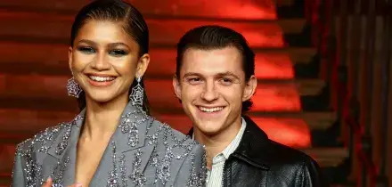 Tom Holland e Zendaya si sono sposati in segreto, la rivelazione sul red carpet: &ldquo;Il matrimonio c&rsquo;&egrave; gi&agrave; stato, ve lo siete perso&rdquo;