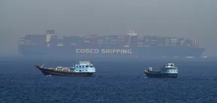 Stretto di Hormuz, gi&ugrave; del 90% il traffico delle petroliere. I Pasdaran: &ldquo;Lo controlliamo noi&rdquo;