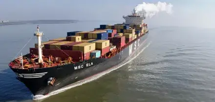 L&rsquo;Iran approva una legge per fare pagare un pedaggio alle navi nello Stretto di Hormuz