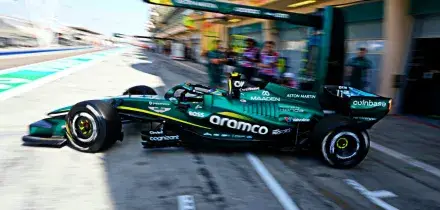 &ldquo;Come su una sedia elettrica&rdquo;: le vibrazioni preoccupano l&rsquo;Aston Martin, rischio di danni permanenti alle mani dei piloti