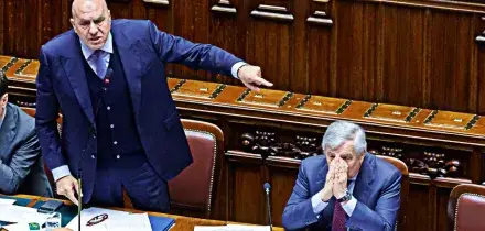 Approvata la risoluzione sull&rsquo;Iran. Crosetto: &ldquo;Attacco Usa fuori dal diritto internazionale&rdquo;. Conte: &ldquo;Meloni scappa&rdquo;. Schlein: &ldquo;No all&rsquo;uso delle basi&rdquo;