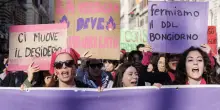 8 marzo, le occasioni mancate del governo Meloni per le donne: congedo parentale, ddl Stupro, caregiver e prevenzione della violenza
