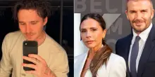 &ldquo;Brooklyn Beckham non &egrave; contento degli auguri di compleanno di Victoria e David. &Egrave; uno di quei gesti di facciata a cui vuole mettere fine&rdquo;: il retroscena