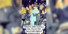 Enrica Bonaccorti morta, quando Renato Zero ferm&ograve; il concerto per scendere dal palco e abbracciarla &ndash; Video