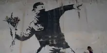 Svelata l&rsquo;identit&agrave; di Banksy: &ldquo;L&rsquo;artista ha cambiato nome legalmente, ecco come si chiama oggi&rdquo;