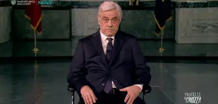 Crozza-Tajani e gli &ldquo;avvertimenti&rdquo; ai Paesi in guerra: &ldquo;Voglio dire basta Putin&hellip;Teheran, e basta! Ah, hanno capito pasta?&rdquo;