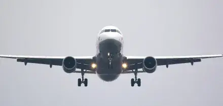 &ldquo;Stop! Stop! &Egrave; la pista sbagliata, frena!&rdquo;, il primo ufficiale evita il disastro aereo: &ldquo;Una sequenza di errori clamorosi ha portato il pilota a imboccare la via sbagliata&rdquo;