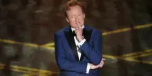 &ldquo;Siamo in diretta dal teatro &lsquo;ha un pe*e piccolo&rsquo;. Vediamo se mette il suo nome anche qui&rdquo;: Conan O&rsquo;Brien contro Trump agli Oscar 2026