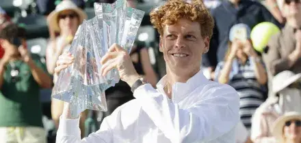 Sinner batte Medvedev e trionfa per la prima volta a Indian Wells: &egrave; iniziata la caccia alla vetta Atp di Alcaraz