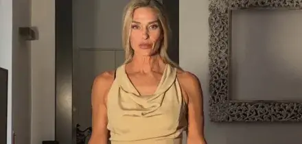 &ldquo;Alla soglia dei 60 la gente fa sempre pi&ugrave; caso al mio aspetto. Non &egrave; che non invecchio: cerco di arrugginirmi pi&ugrave; lentamente. Le diete? Non le amo. Ecco qual &egrave; il pilastro che regge tutto&rdquo;: cos&igrave; Jill Cooper