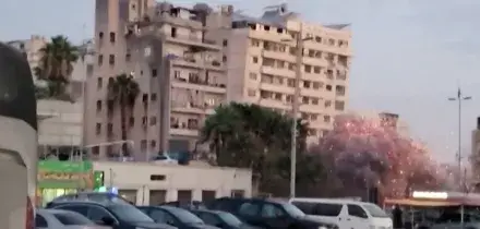 &ldquo;Israele ha distrutto casa mia, con armi americane pagate con le mie tasse&rdquo;: gli abitanti di Beirut bombardati da Tel Aviv
