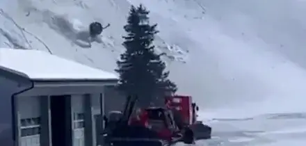 Svizzera, cabinovia precipita a Engelberg per il forte vento: c&rsquo;&egrave; almeno un morto