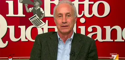 Referendum, Travaglio a La7: &ldquo;Alta Corte disciplinare? Hanno scritto la legge coi piedi perch&eacute; sono degli analfabeti&rdquo;