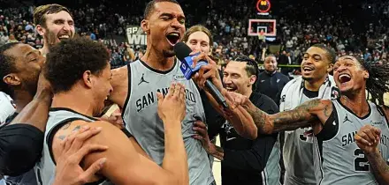 NBA Freestyle | Wembanyama ha riscritto ancora le regole del basket: gli Spurs tornano ai playoff dopo 6 anni