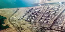 Crisi energetica, cosa rischiamo dopo i danni agli impianti in Qatar. L&rsquo;Italia nel 2025 ha importato da Doha il 42% del gas naturale liquefatto