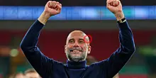 I graffi in testa e l&rsquo;esultanza sfrenata, Guardiola esplode per la vittoria del City: &ldquo;Non sono fatto con l&rsquo;intelligenza artificiale&rdquo;