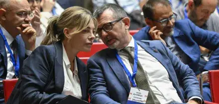 Cospito, Almasri, lo sparo di Capodanno e i detenuti che &ldquo;non respirano&rdquo;: tutti i guai del duo Delmastro-Bartolozzi