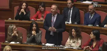 &ldquo;Scempio che va avanti da tre anni, Santanch&eacute; si dimetta&rdquo;: l&rsquo;annuncio in Aula del Movimento 5 stelle che presenta la mozione di sfiducia