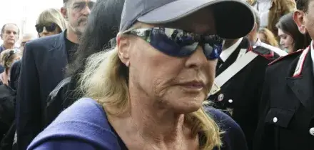 Ritrovato il patrimonio milionario rubato a Ursula Andress: beni e opere d&rsquo;arte dell&rsquo;ex Bond Girl erano nascosti in Toscana, nel cuore del Chianti