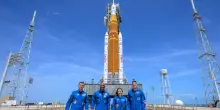 &ldquo;Una missione epica&rdquo;, gli astronauti pronti a una nuova frontiera. Iniziato il conto alla rovescia al Kennedy Space Center