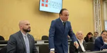 Delmastro e la bisteccheria, l&rsquo;assessora piemontese Chiorino se ne va ma Cirio (come Meloni) parla di &ldquo;leggerezza&rdquo;. Per Fdi &egrave; &ldquo;polemica mediatica&rdquo;
