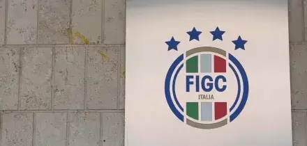 Lancio di uova contro la sede della Figc durante la notte: la contestazione dopo la sconfitta dell&rsquo;Italia di calcio