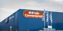 Mondo Convenienza, operai in picchetto contro il rinvio degli aumenti al 2028: &ldquo;Patto al ribasso tra azienda e sindacati&rdquo;