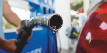 Verso la proroga del taglio delle accise: resta fino all&rsquo;8 giugno lo sconto di 20 cent sul diesel e 5 sulla benzina