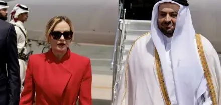 Meloni in tour nel Golfo: chiede aiuto ad Arabia, Qatar ed Emirati sull&rsquo;approvvigionamento energetico. Opposizioni: &ldquo;Mostra fragilit&agrave;&rdquo;