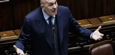 Iran, Crosetto in Aula: &ldquo;Vietare uso basi Usa? No a insubordinazioni isteriche, nessun governo lo ha mai fatto&rdquo;