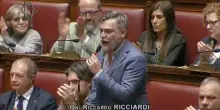 Iran, Ricciardi attacca Crosetto: &ldquo;Vi inginocchiate ai vostri alleati Trump e Netanyahu e fate macelleria sociale&rdquo;