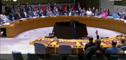 Stretto di Hormuz, Cina e Russa bocciano la risoluzione Onu che prevede &ldquo;tutti i mezzi difensivi&rdquo; per liberarlo