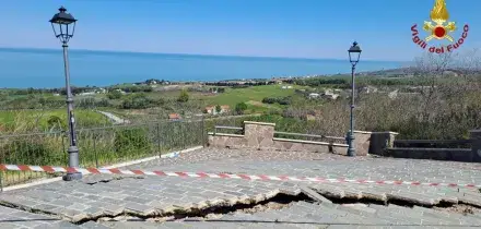 Frana di Petacciato, fronte di 4 chilometri in movimento. De Caro: &ldquo;Rischio isolamento della Puglia&rdquo;. Il piano delle Ferrovie