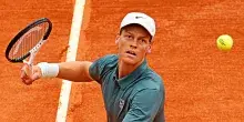 Sinner spazza via dubbi e problemi fisici: battuto Auger-Aliassime senza sbavature, &egrave; in semifinale a Montecarlo. Ora Zverev