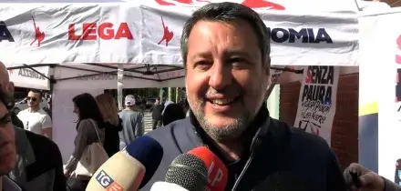 Salvini attacca Zelensky per difendere Orban: &ldquo;Minacciare di morte &egrave; volgare e disgustoso. Lo stiamo riempiendo di soldi&rdquo;