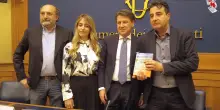 Iurillo presenta il &ldquo;Sistema Sorrento&rdquo;. Conte: &ldquo;Al fianco delle inchieste scomode&rdquo;. Marco Lillo: &ldquo;Un libro che racconta l&rsquo;Italia&rdquo;