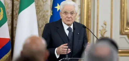 Mattarella omaggia Guccini: &ldquo;Un poeta che ha parlato di giustizia e uguaglianza&rdquo;. Meloni: &ldquo;Continuer&ograve; a cantare le sue canzoni nche se non sarebbe contento&rdquo;
