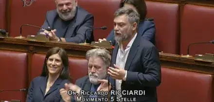 Dl Sicurezza, proteste delle opposizioni alla Camera: &ldquo;Avete toccato il fondo. Fermatevi, testo incostituzionale&rdquo;