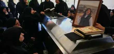 Un colpo dopo l&rsquo;altro: che cos&rsquo;&egrave; la tecnica del &ldquo;double tap&rdquo; usata da Israele per uccidere la giornalista Amal Khalil in Libano